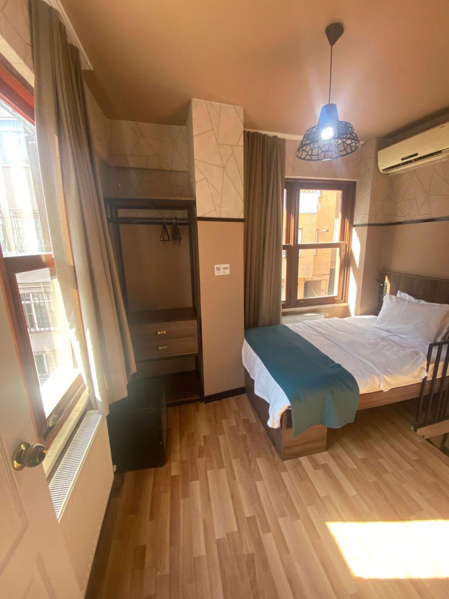 Ortakoey Tiny One Hotel Istanboel Buitenkant foto