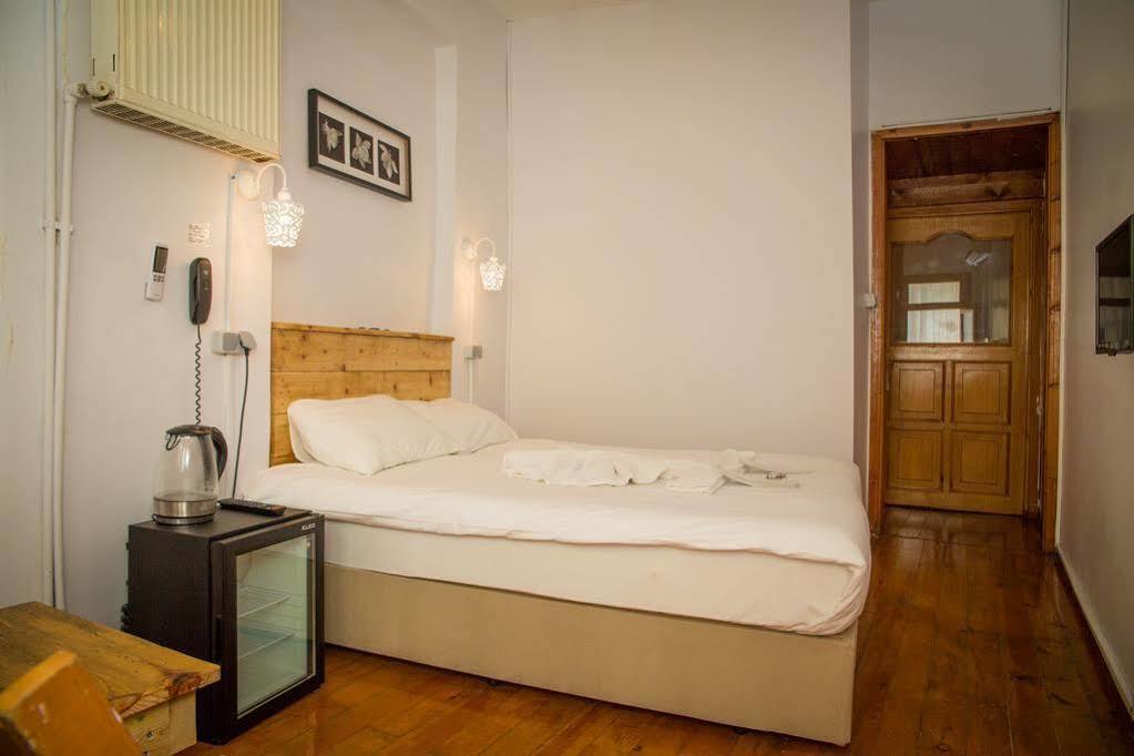 Ortakoey Tiny One Hotel Istanboel Buitenkant foto